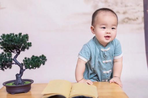 滨州宝宝脸上小白点